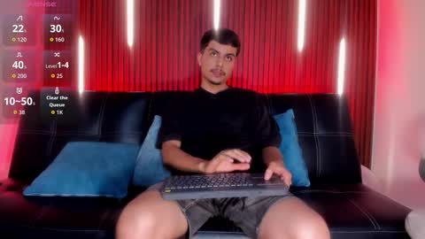 Nicolas Rey online show from November 27, 5:11 am