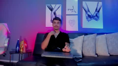 Nicolas Rey online show from November 11, 3:33 am