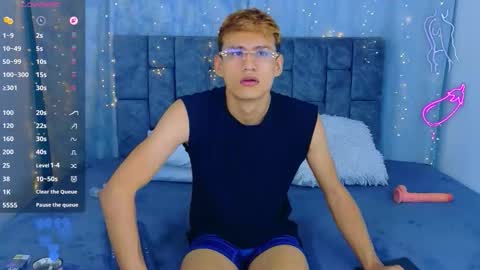 nicolastorres__ online show from April 28, 2:27 am