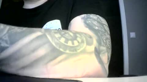 Snapshot of niewidoczny26 chatting on March 7, 9:59 pm Niewidoczny online show from March 7, 9:59 pm