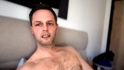 nigel49 online show from April 29, 8:08 am