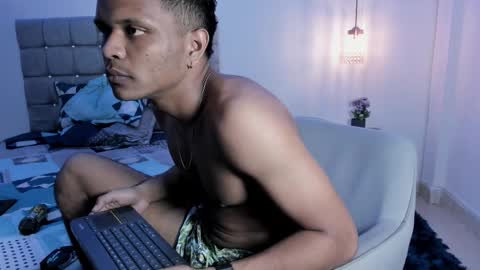 Snapshot of nighot00 chatting on September 19, 6:47 am hotfox00 online show from September 19, 6:47 am