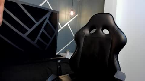 Nick online show from November 10, 11:31 pm