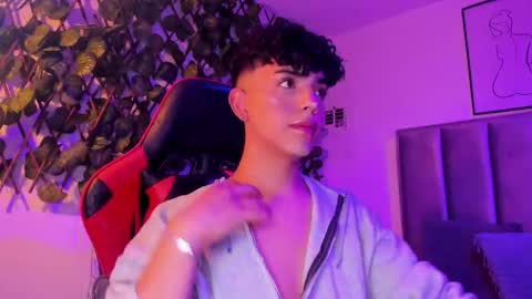 Snapshot of niick_twink chatting on September 28, 3:04 am niick_twink online show from September 28, 3:04 am