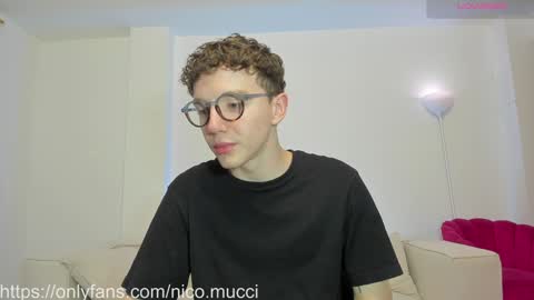 Snapshot of niico_18 chatting on January 13, 2:18 am Nicolas Mucci online show from January 13, 2:18 am