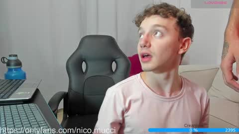 Snapshot of niico_18 chatting on January 20, 8:52 am Nicolas Mucci online show from January 20, 8:52 am
