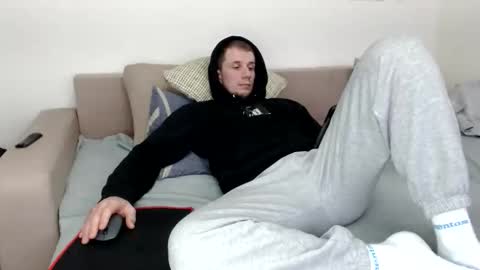 Snapshot of nikkiaadel chatting on October 28, 11:45 am Nick online show from October 28, 11:45 am