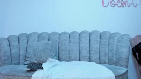 Snapshot of niklause_froid chatting on March 11, 11:37 pm niklause_froid online show from March 11, 11:37 pm
