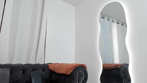 Snapshot of niklause_froid chatting on February 12, 12:33 pm niklause_froid online show from February 12, 12:33 pm