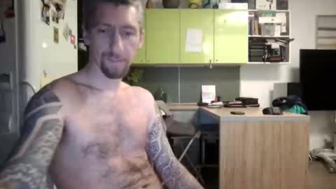 niknik39 online show from March 24, 2:39 am