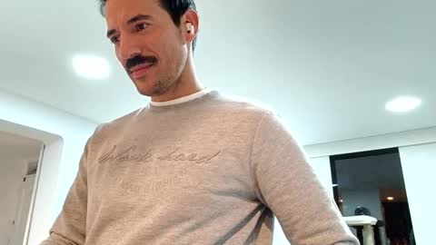 Snapshot of nikolaj_costeer_w chatting on December 25, 3:40 am Nikolaj costeer online show from December 25, 3:40 am