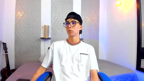 Snapshot of nikolay_gregori chatting on February 3, 4:04 am online show from February 3, 4:04 am