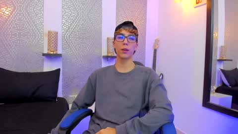 Snapshot of nikolay_gregori chatting on January 3, 4:00 am online show from January 3, 4:00 am