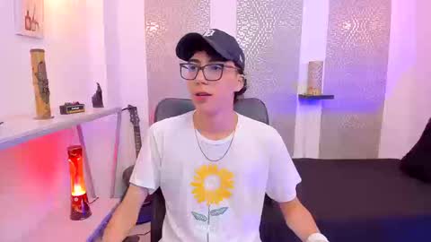 Snapshot of nikolay_gregori chatting on September 25, 4:44 am online show from September 25, 4:44 am