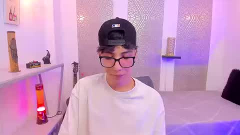 Snapshot of nikolay_gregori chatting on September 12, 4:12 am online show from September 12, 4:12 am