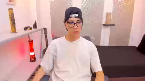 Snapshot of nikolay_gregori chatting on September 23, 4:23 am online show from September 23, 4:23 am