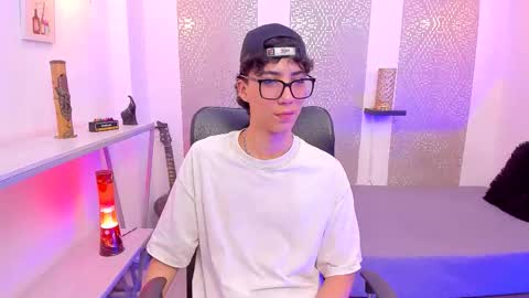 Snapshot of nikolay_gregori chatting on October 11, 5:33 am online show from October 11, 5:33 am