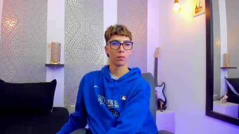 Snapshot of nikolay_gregori chatting on January 13, 4:07 am online show from January 13, 4:07 am