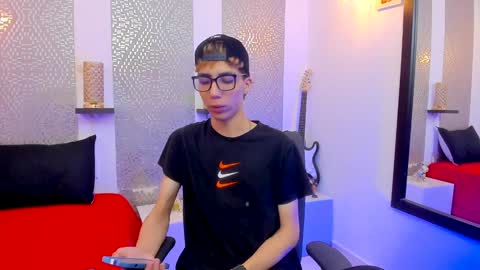 Snapshot of nikolay_gregori chatting on December 16, 4:45 am online show from December 16, 4:45 am