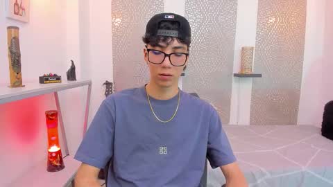Snapshot of nikolay_gregori chatting on September 15, 4:14 am online show from September 15, 4:14 am