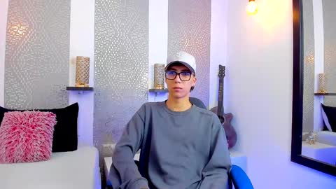 Snapshot of nikolay_gregori chatting on January 27, 4:09 am online show from January 27, 4:09 am