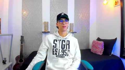 Snapshot of nikolay_gregori chatting on February 13, 4:22 am online show from February 13, 4:22 am