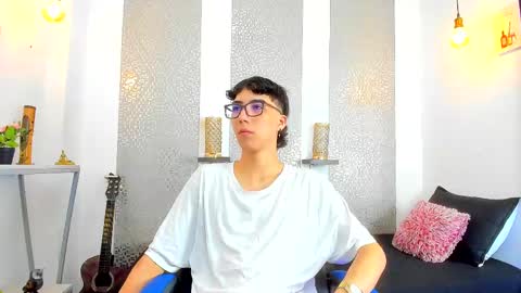 Snapshot of nikolay_gregori chatting on March 12, 4:08 am online show from March 12, 4:08 am