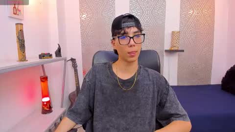 Snapshot of nikolay_gregori chatting on October 1, 5:00 am online show from October 1, 5:00 am