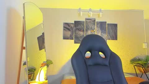 Nils online show from March 4, 3:57 am