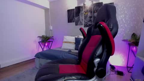 Snapshot of nils_saint chatting on October 12, 5:34 am Nils online show from October 12, 5:34 am