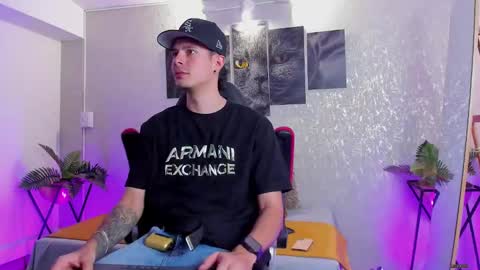 Snapshot of nils_saint chatting on October 3, 4:28 am Nils online show from October 3, 4:28 am