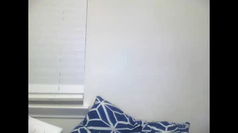 nineinchnailer313 online show from April 4, 9:28 am