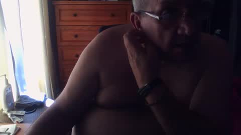 Snapshot of nionios67 chatting on October 7, 2:32 pm Dennis online show from October 7, 2:32 pm
