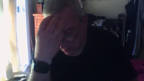 Snapshot of nionios67 chatting on October 3, 2:55 pm Dennis online show from October 3, 2:55 pm