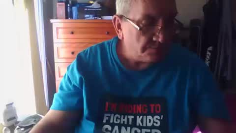 Snapshot of nionios67 chatting on October 10, 2:11 pm Dennis online show from October 10, 2:11 pm