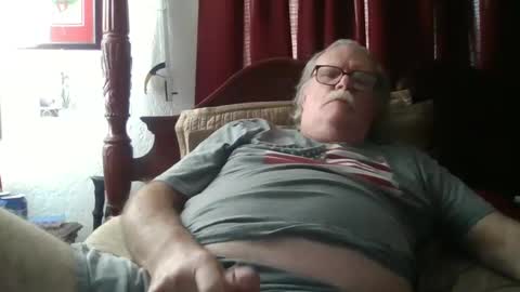 Snapshot of nipplechaser chatting on December 15, 7:53 pm nipplechaser online show from December 15, 7:53 pm