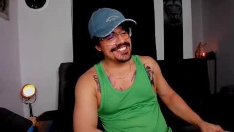 Snapshot of nipsfetich chatting on October 10, 6:51 am Steven online show from October 10, 6:51 am