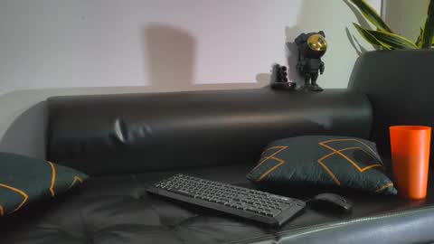 Snapshot of nixon347932 chatting on October 15, 6:32 am Nicolas Muscle online show from October 15, 6:32 am