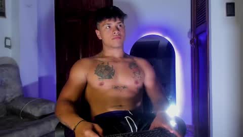 noah_223 online show from May 14, 4:32 am