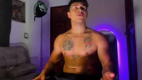 noah_223 online show from May 12, 3:15 am