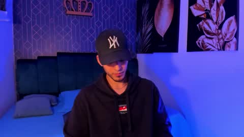 Noah Brigth online show from November 23, 1:16 am