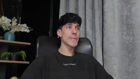 Snapshot of noah_brigth chatting on February 20, 3:01 am Noah Brigth online show from February 20, 3:01 am