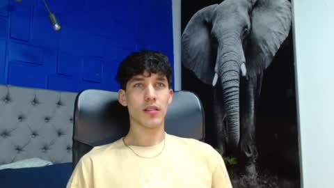 Snapshot of noah_brigth chatting on December 10, 1:51 am Noah Brigth online show from December 10, 1:51 am