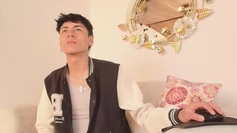 Noah online show from September 22, 1:21 pm