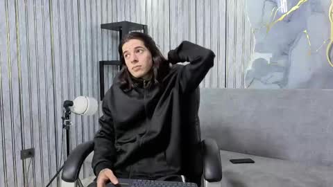 noah_ggh online show from April 22, 8:13 pm