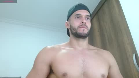 Snapshot of noah_jhonsonn chatting on October 2, 2:21 pm Noah online show from October 2, 2:21 pm