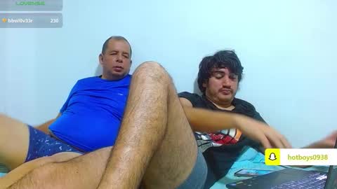 Snapshot of noah_meyer_ chatting on October 26, 4:25 am noah_meyer_ online show from October 26, 4:25 am