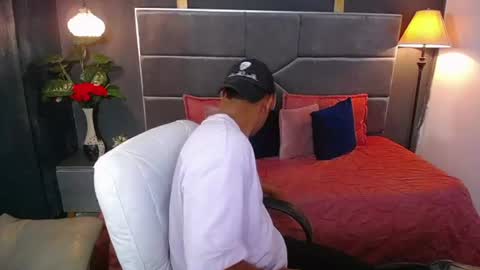 NOAH online show from June 17, 1:18 am