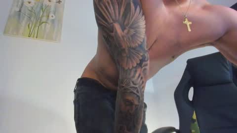 noah_sins_ online show from April 24, 5:54 am