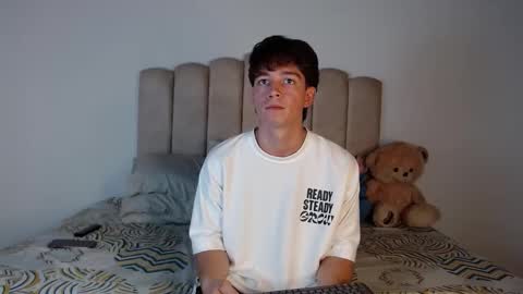 noah_smith01 online show from February 1, 12:48 pm